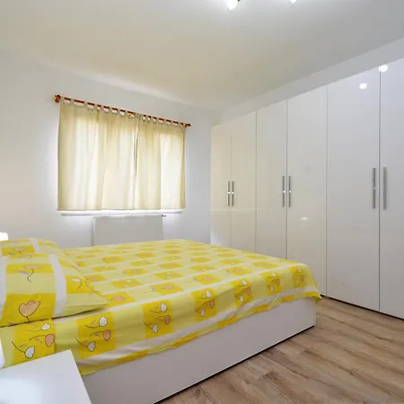 Appartement Goranka 2 *