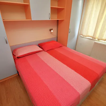 Appartement Goranka 2 *