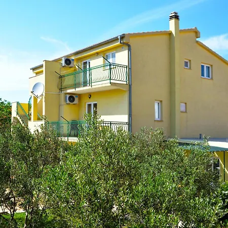 Goranka 2 Apartment Murter