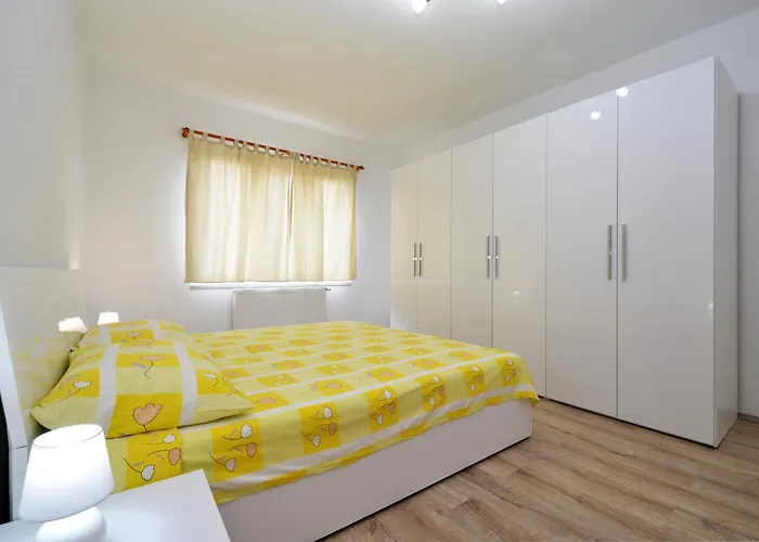 Apartamento Goranka 2 *