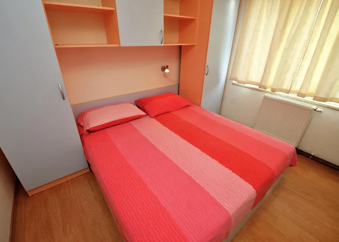 Apartamento Goranka 2 *