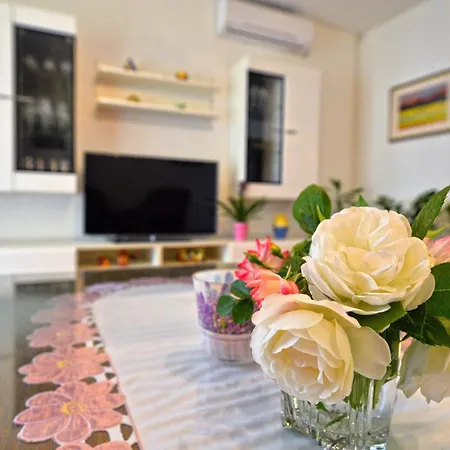 Goranka 2 דירה *